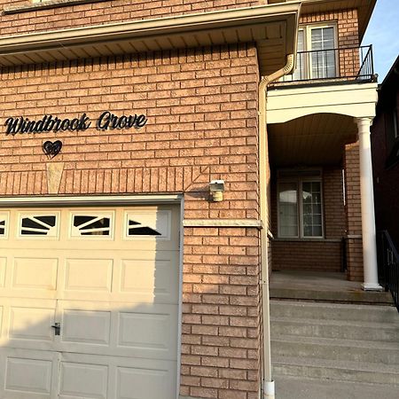 Beautiful Home Mississauga Exterior photo